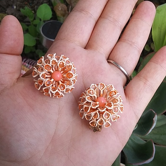 Vintage Enamel Flower Cluster Brooch Earrings Set - Picture 9 of 10